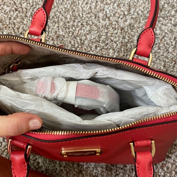 NEW Michael Kors Bag! - Picture 5 of 8